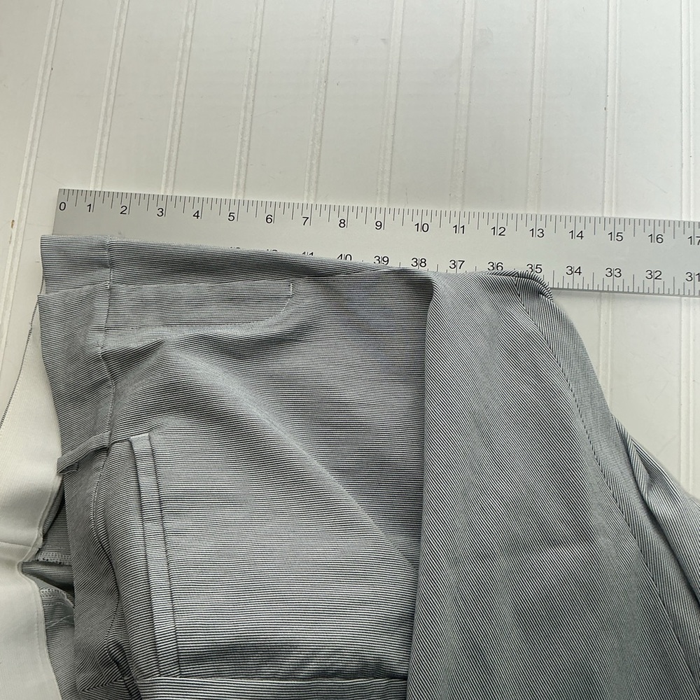 Lane Bryant Capri Pants Women's Size 20P Petite Blue White Pinstripe Career - Picture 6 of 7